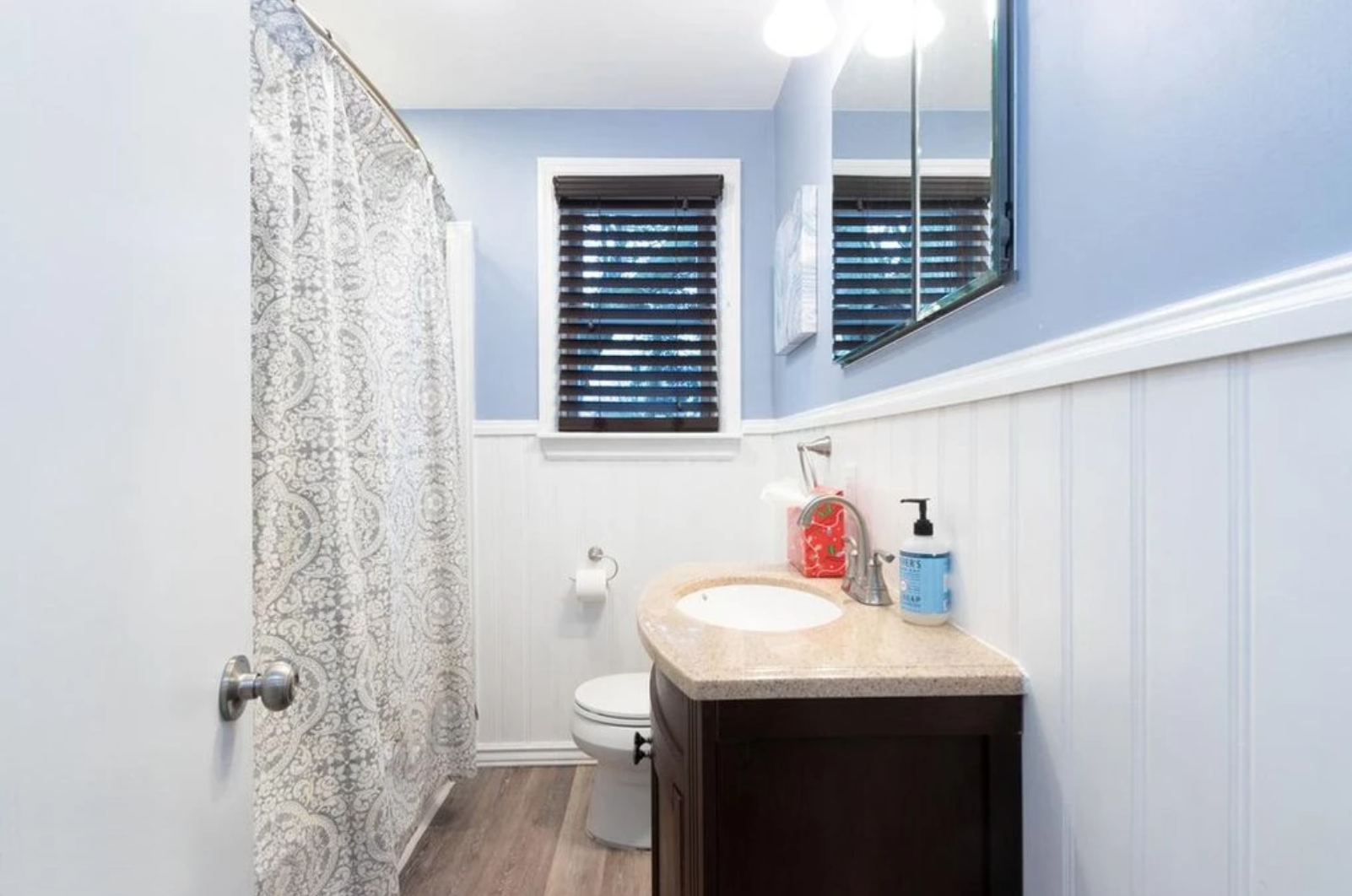 location1_bathroom